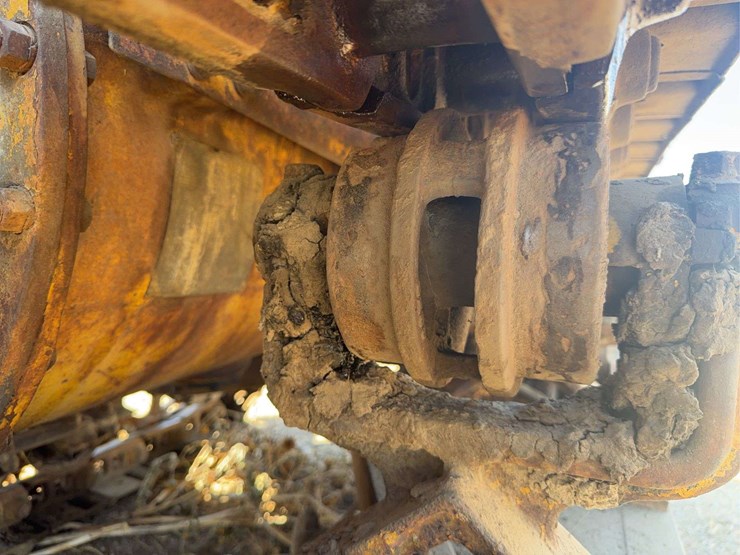 caterpillar-30-image-14
