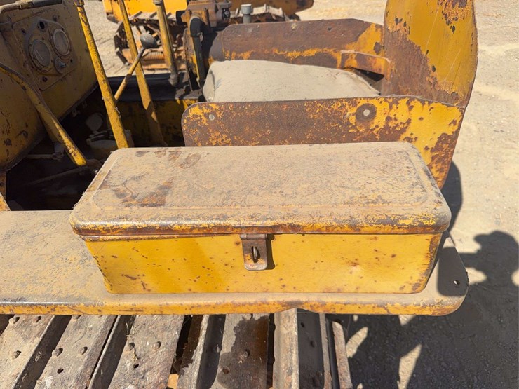 caterpillar-r2-image-41