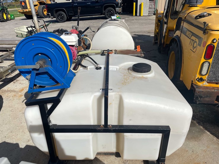 #1834-•-contree-300-gallon-view-saver-spray-unit-image-2