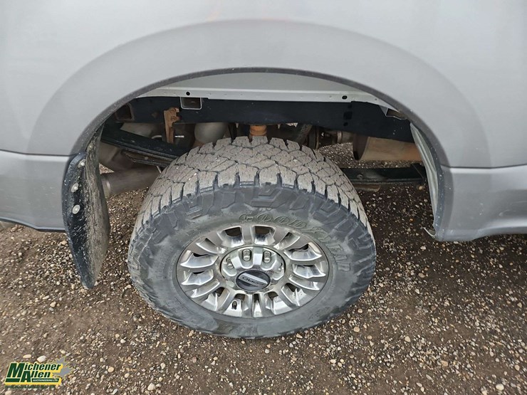2022-ford-f250-image-12