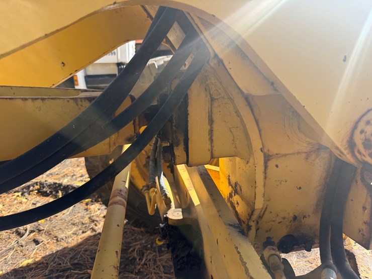 #3534-•-komatsu-gd305a-motor-grader-image-18