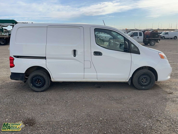 2021-nissan-nv200-image-7