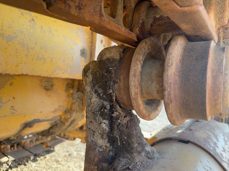 caterpillar-d4-image-16