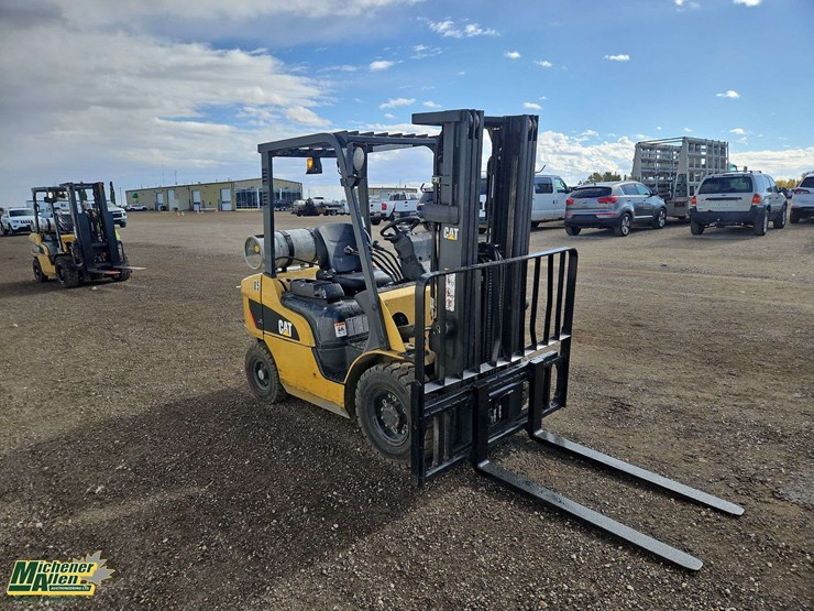 2017-caterpillar-gp25n-image-2