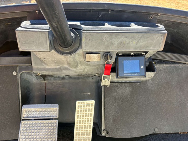 2002-yamaha-2-seater-golf-cart-image-9