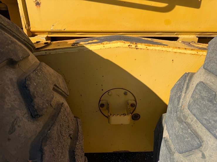 deere-672d-image-66