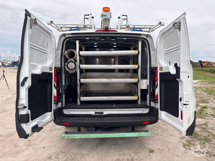 2019-ford-transit-image-15