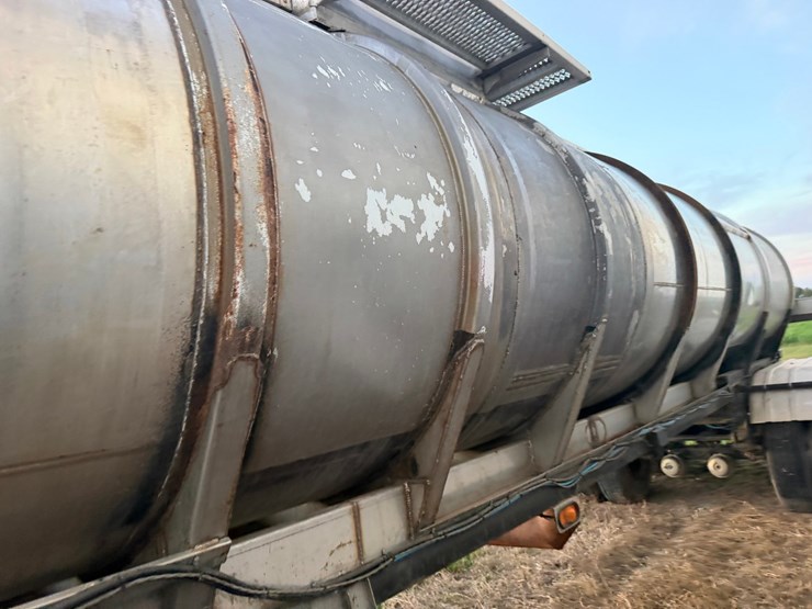 #1735-•-1984-certified-waste-tanker-image-24