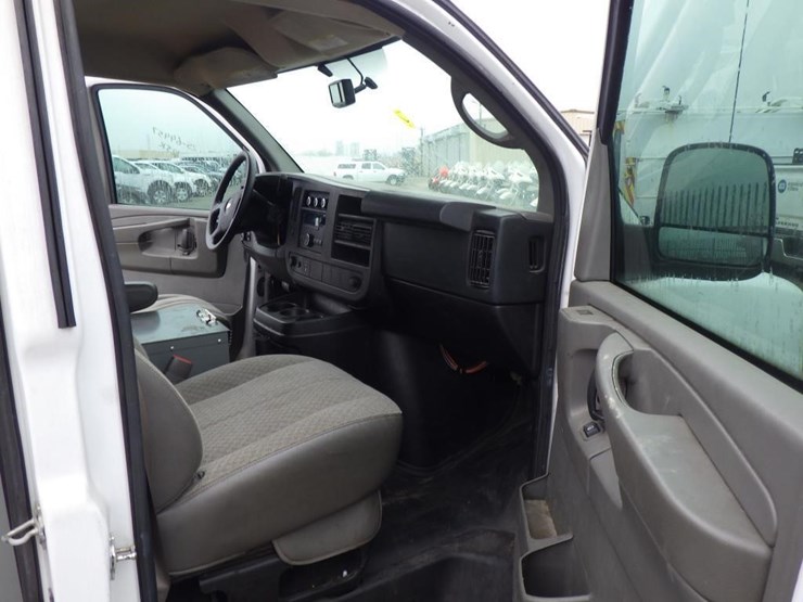 2014-chevrolet-express-2500-image-7