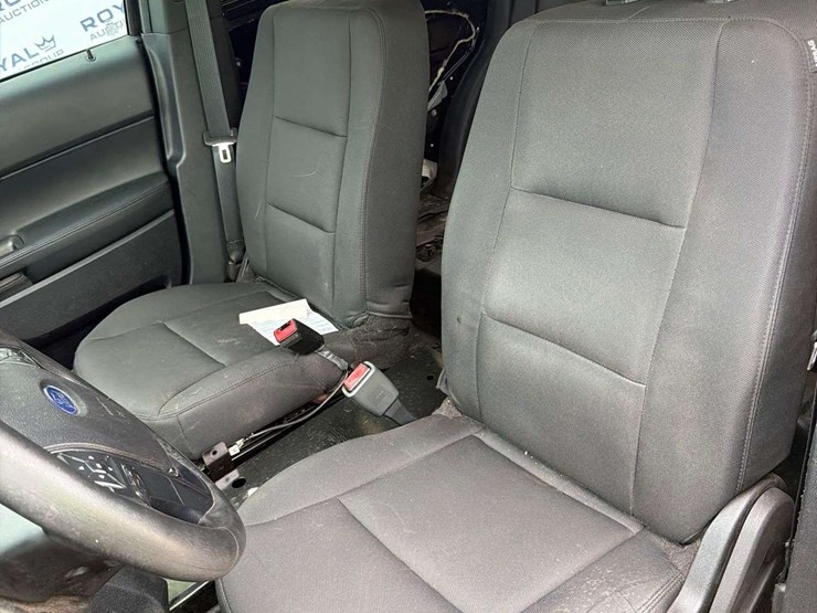 2018-ford-explorer-image-12