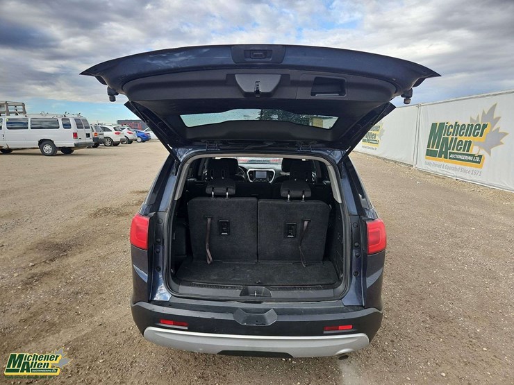 2018-gmc-acadia-image-11