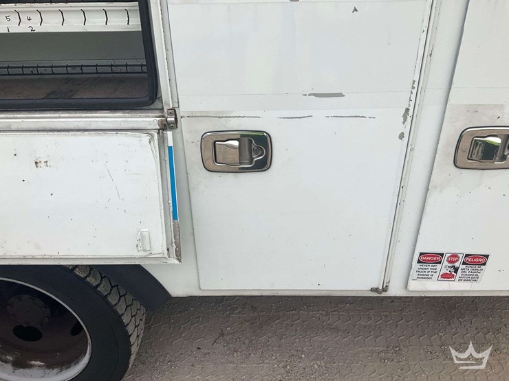 2014-ford-f550-image-26