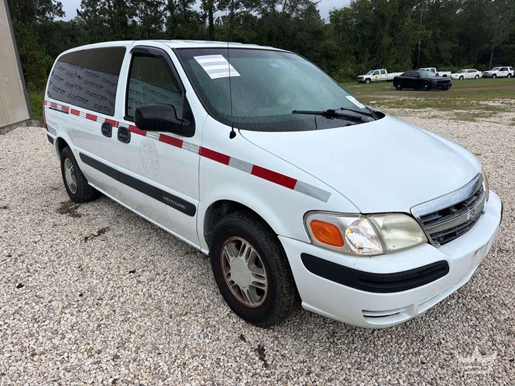 2004-chevrolet-venture-image-2