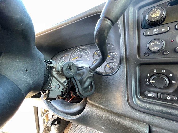 2004-gmc-2500hd-image-51