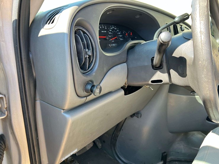 2006-ford-e350-image-11