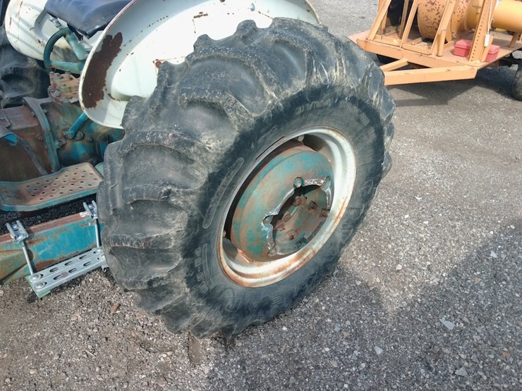 ford-4000-image-9