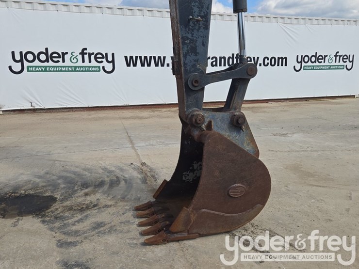 2020-deere-85g-image-26