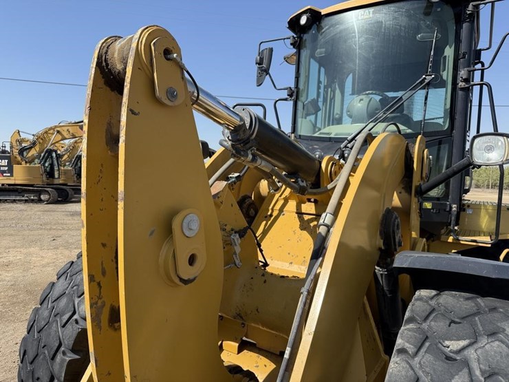 2019-caterpillar-930m-image-23