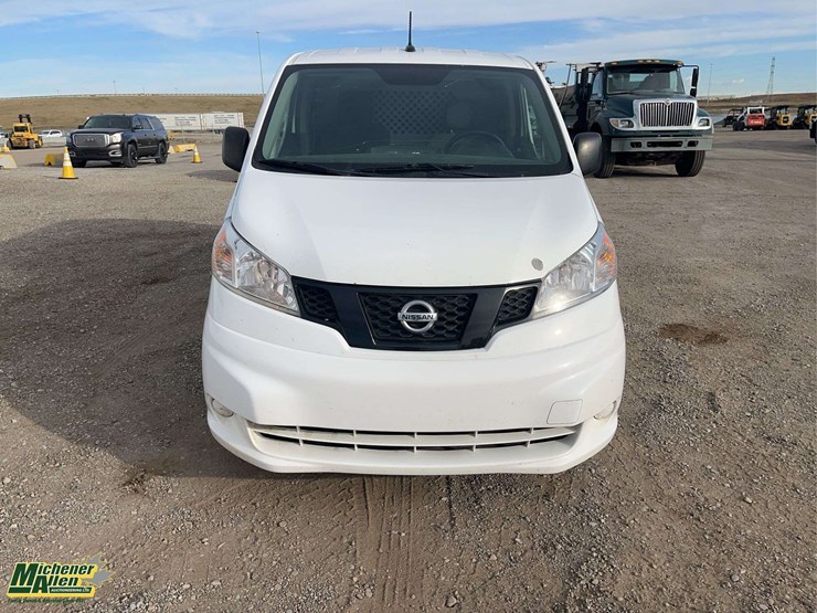 2021-nissan-nv200-image-8