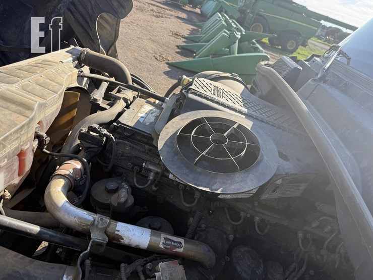 2009-freightliner-cascadia-125-image-24