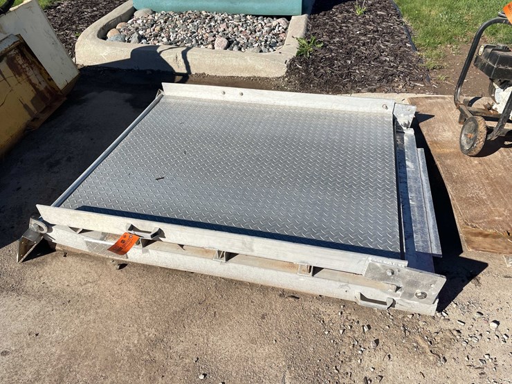 #1820-•-national-fleet-folding-aluminum-sprinter-van-ramp-image-1