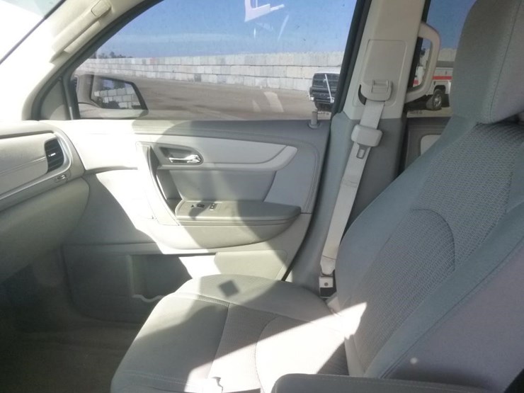 2017-chevrolet-traverse-image-10