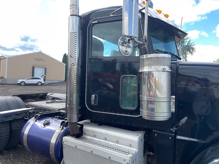 #116-•-2013-peterbilt-day-cab-semi-(title-in-delay)-(denmark-wi)-image-8