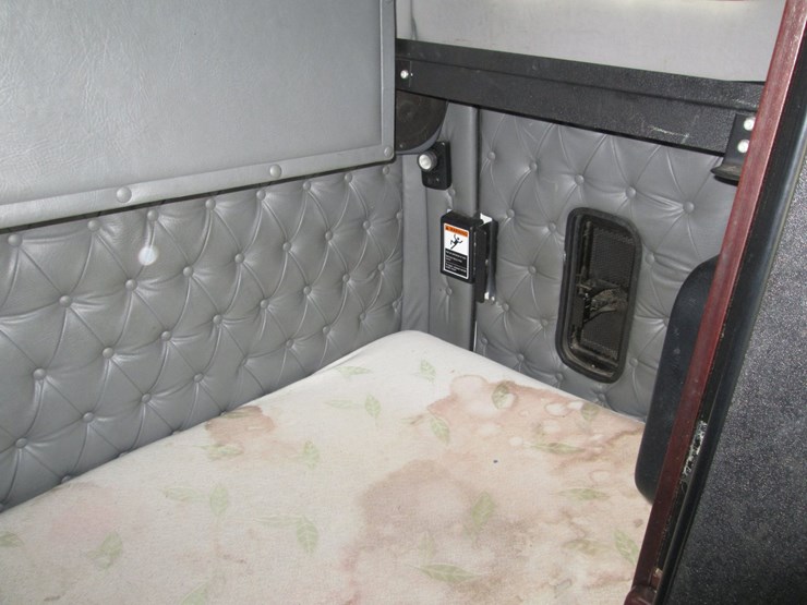 2020-western-star-4900-image-39