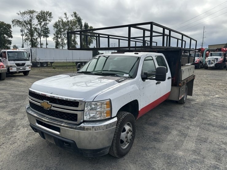 2013-chevrolet-silverado-3500-image-1
