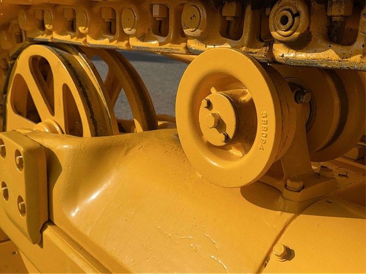 caterpillar-seventy-gas---complete-nut-and-bolt-restoration!-image-37