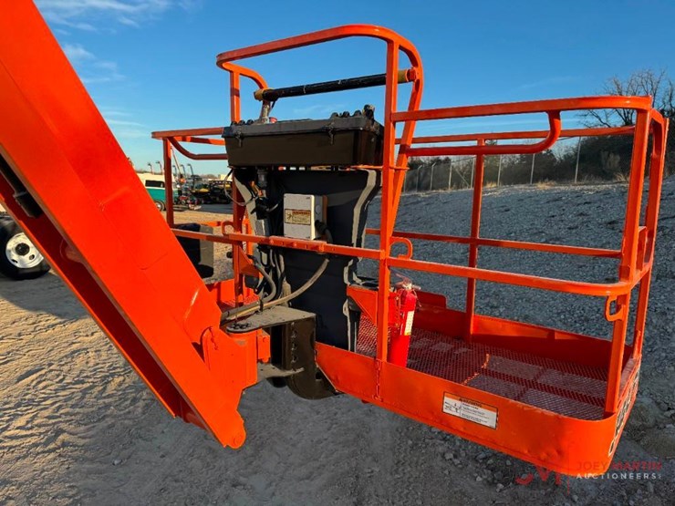 2014-jlg-800aj-image-8