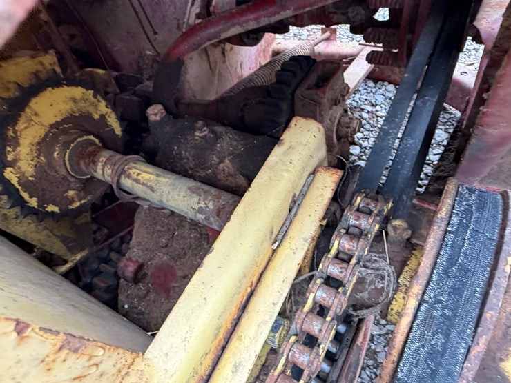 new-holland-717-image-12