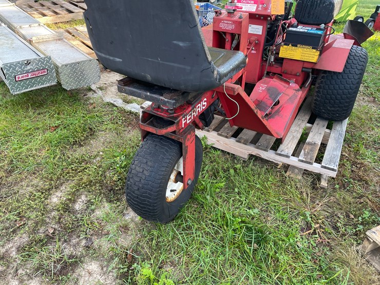 #3215-•-ferris-commercial-52"-cut-mower-image-7