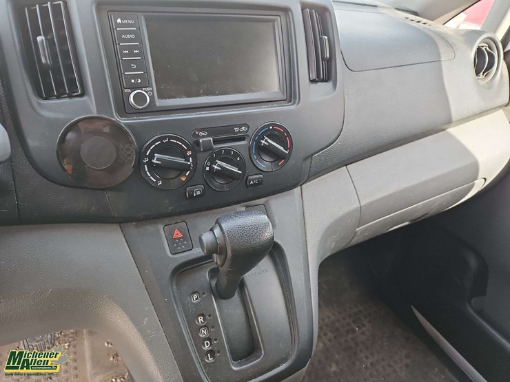 2021-nissan-nv200-image-28