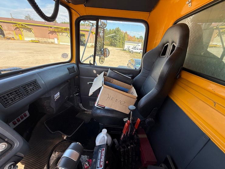 1989-ford-l8000-image-57