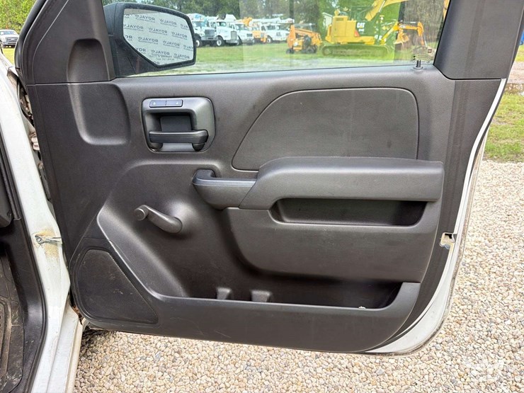 2015-chevrolet-silverado-1500-image-15