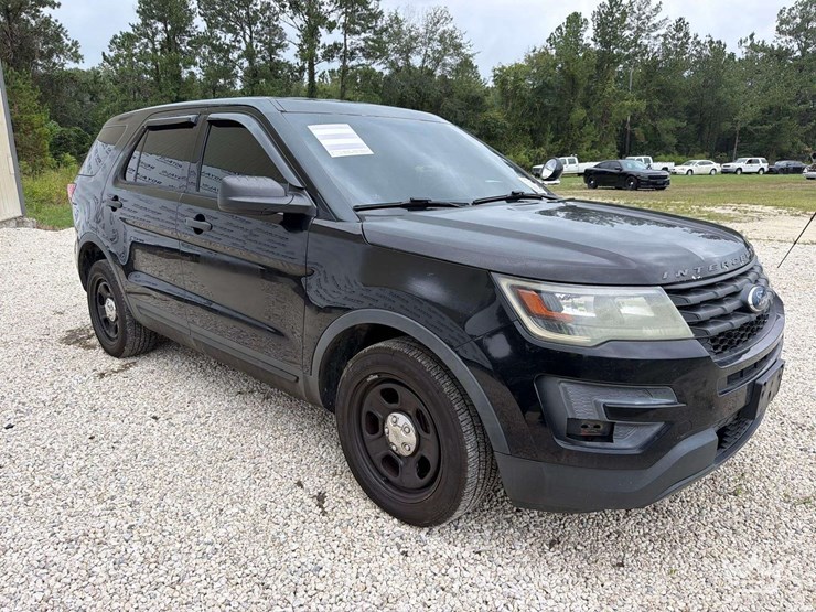 2017-ford-explorer-image-1