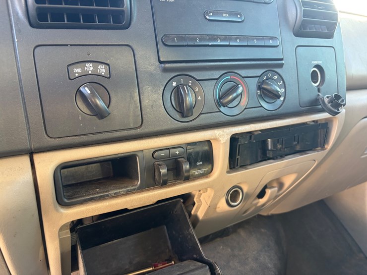 2006-ford-f350-image-12