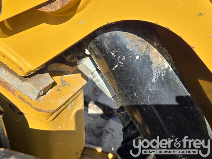 2018-caterpillar-299d2-image-24