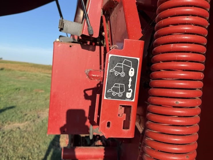 new-holland-br7090-image-17
