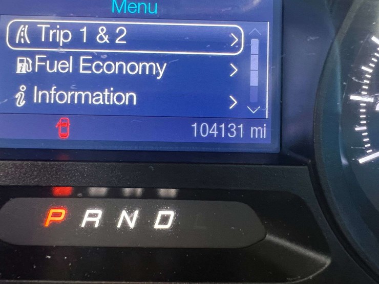 2015-ford-explorer-image-28