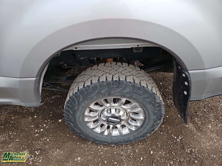 2022-ford-f250-image-9