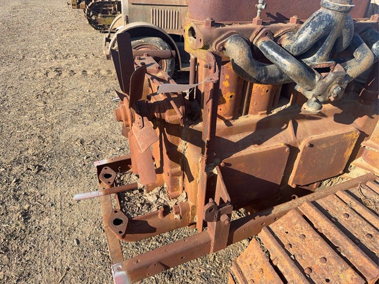 caterpillar-thirty-image-17