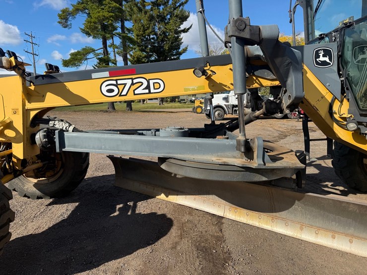 deere-672d-image-44