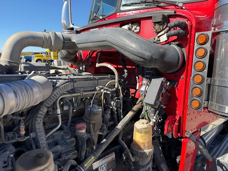 2020-peterbilt-389-image-61