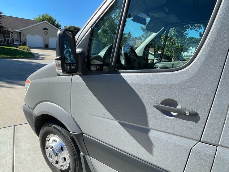 #525-•-2012-mercedes-benz-sprinter-(title-in-delay)-(green-bay,-wi)-image-12