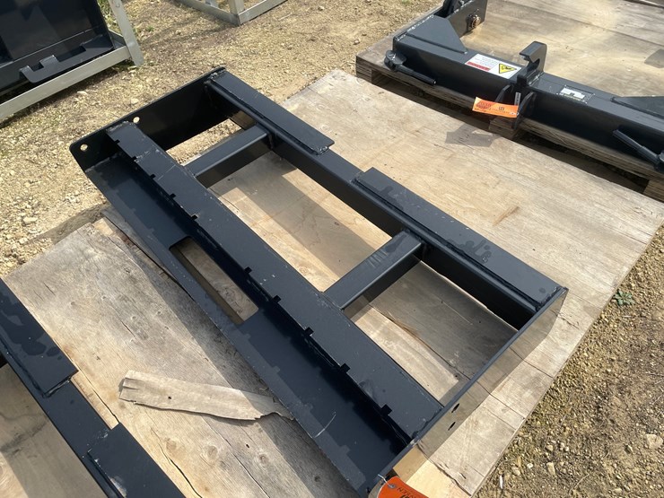 #2037-•-wolverine-skid-steer-pallet-fork-frame-attachment-image-4