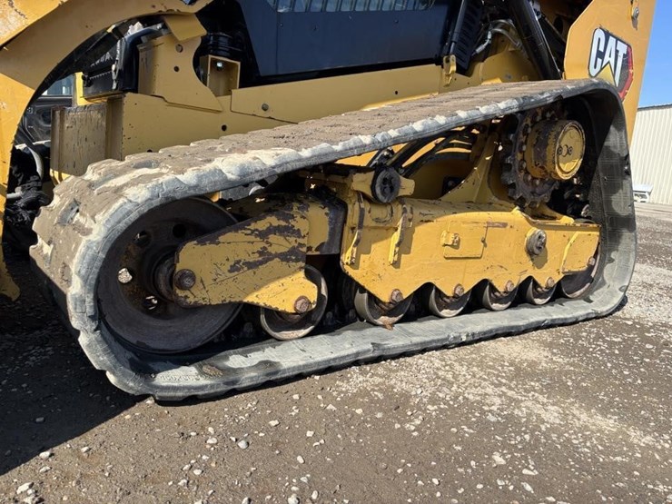 2021-caterpillar-299d3-image-16