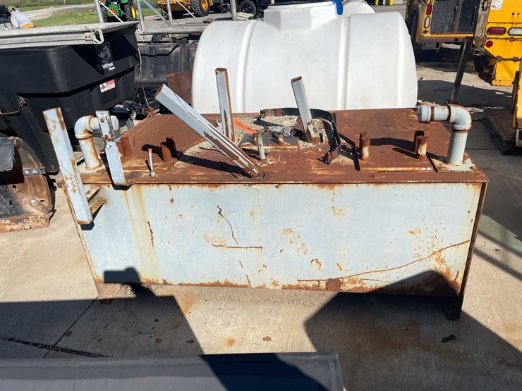 #1838-•-pabco-300-gallon-steel-hydraulic-image-1