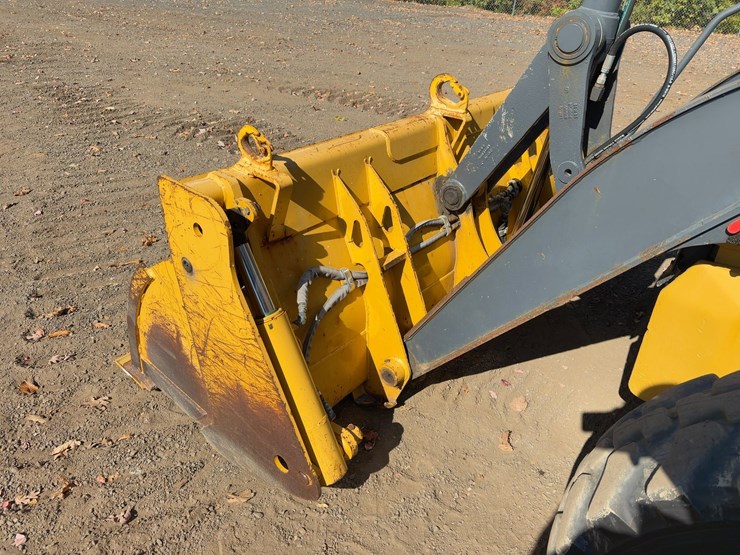 2017-deere-410l-image-10